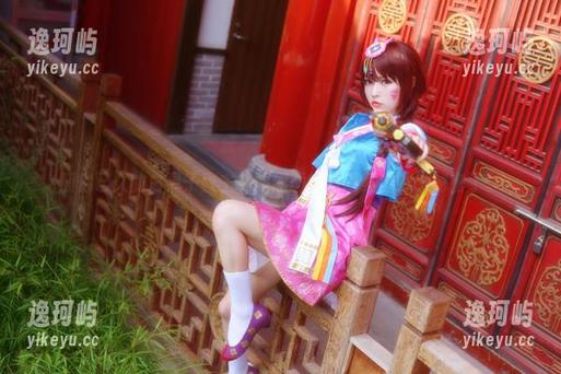 白易子教主 期待已久的白易子教主礼服原图,发现其中的小秘密了。