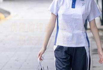 秀人网 – 优酱的纯白套图：难道是要我联想未来的太空人？