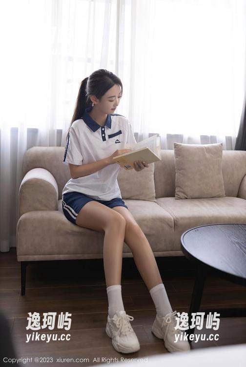 秀人网-养乐多Doll 秀人网 - 私人定制的泳装私拍合集,养乐多Doll的大胆花样!