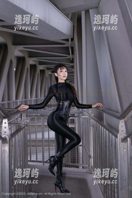 秀人网 - 不找时间砸钱，免费的奶芙乔乔美腿图片随你眼福