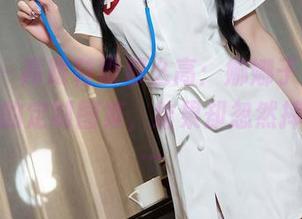 秀人网 – 高跟鞋没那么高：娜娜子yy带你进入她的定制图集，结果却忽然摔了一跤…