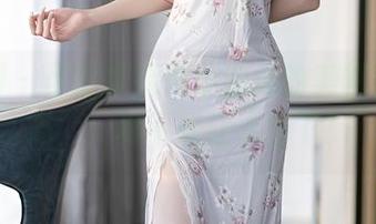 秀人网 – 圣诞才显得小绵绵的美图更“发光”，真不想让人落下！