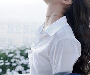 秀人网 – 职业装新姿势，来看看小逗逗最新图集，职场小白看了心慌慌！