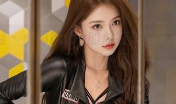 秀人网 – 小雨baby的泳衣美图，感觉都要滴水了，太热了吧…