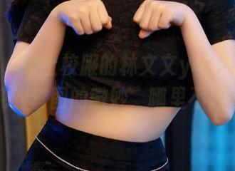 秀人网 – 披上校服的林文文yooki，原图的清纯到套图的微妙，哪里不对劲呢？