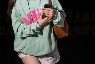 秀人网 – 陆萱雅带来的无圣光裤里丝合集，随意翻几页，总觉得意外和暗示同时冒出来。
