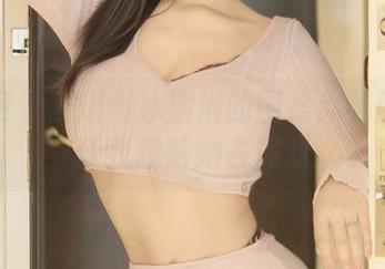 秀人网 – 麦琪绫冰激淋的图集：礼服多到让我想陪她去派对