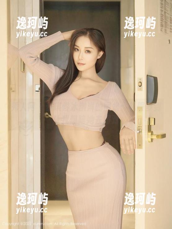 秀人网 - 麦琪绫冰激淋的图集：礼服多到让我想陪她去派对