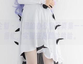 紧急企划 – 小恩的办公室写真集——看似很忙，实则在磨蹭哈哈哈。