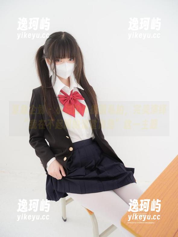 紧急企划-小恩 紧急企划 - 小恩的体操服私拍,完美演绎“我在不起眼的澡堂角落”这一主题