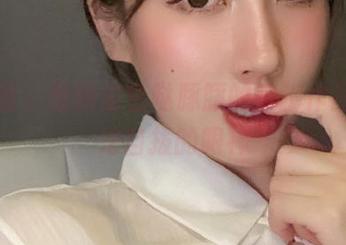 微密圈 – 最新紫色哒豚豚的美脚作品，无法自拔的眼神