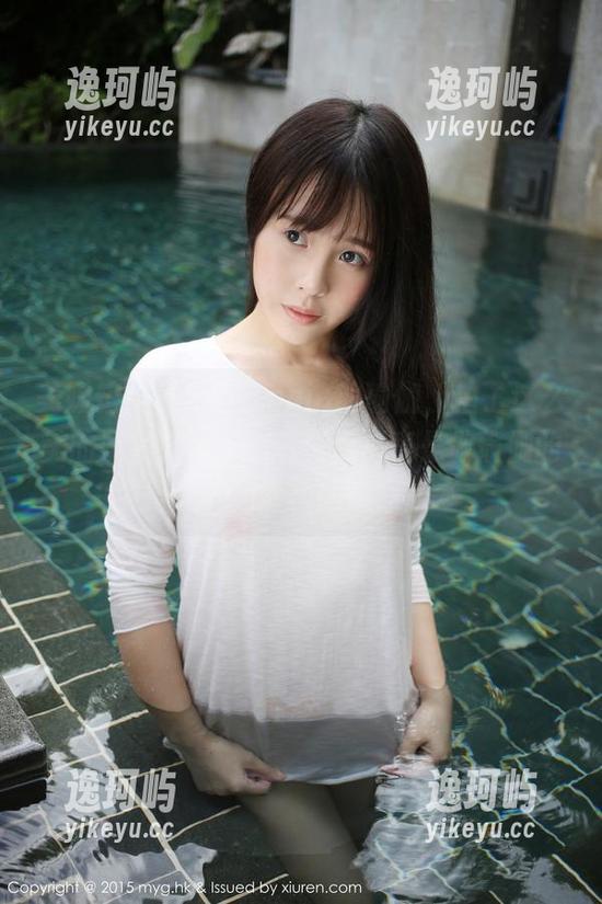 美媛馆 - 子纯儿Annie的瑜伽，拍了这么美的照片，网盘大赏！这简直是做瑜伽的姿势里‘闭嘴’的高级版本。
