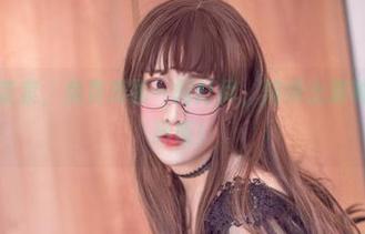 学姐翎柒菜菜，免费美图一网打尽，演绎出那种莫名的熟悉感！