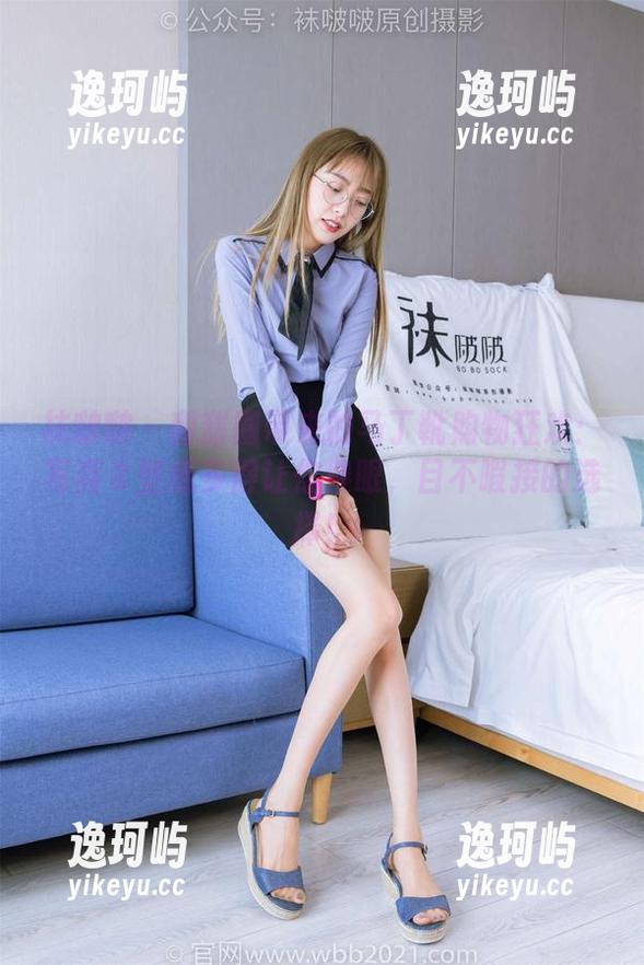 袜啵啵 - 甜甜圈带来的马丁靴购物狂欢：写真＆壁纸多得让你傻眼，目不暇接的选择！