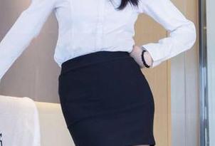 袜啵啵 – 这个图片让我不仅关注稚予，还对她的六双高跟鞋充满疑惑！