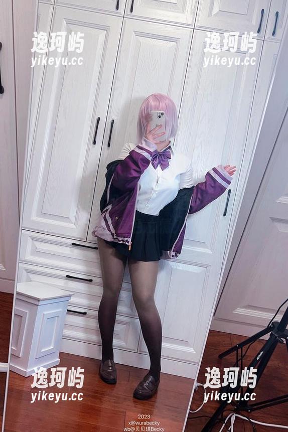贝贝琪Becky 贝贝琪Becky双人写真:定制你那冲动的野绿色心情!