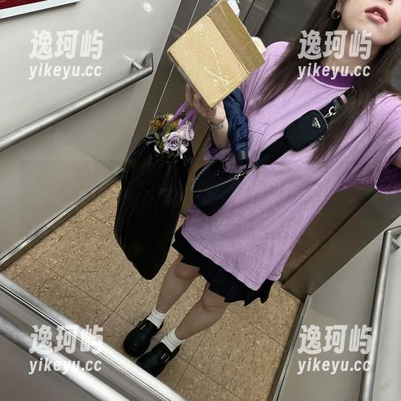 图库看点：闪月半的学妹，某种暧昧的姿态，你懂的？