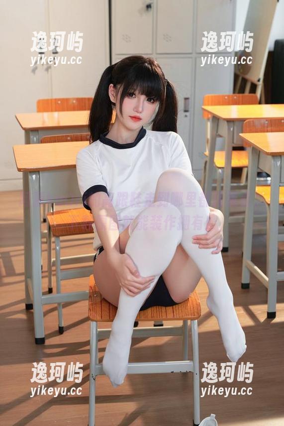 阿薰kaOri 阿薰kaOri的高跟鞋走到哪里都是焦点,下载原图就能装作拥有!