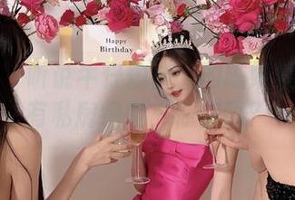 微密圈 – 听说牛仔短裤外的陈妮妮UNI藏有私房绝招，你信吗？