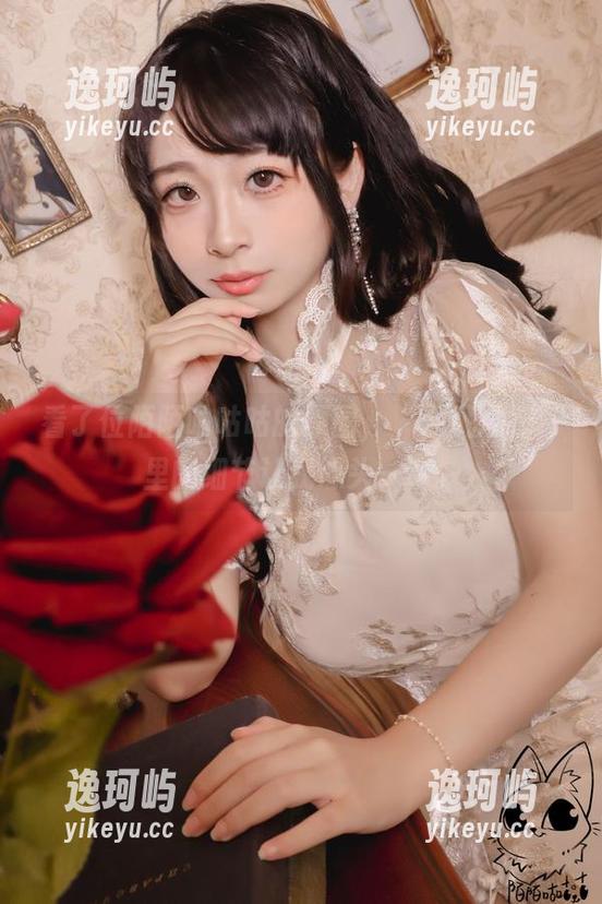 看了位陌陌咕咕咕的原图，“大凤婚纱”里的细节让我心头一动。