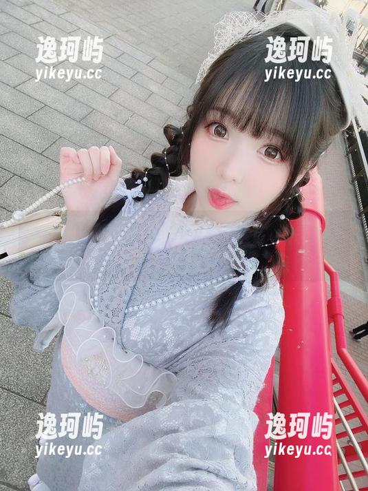 霜月shimo的圣诞霜月shimo，下载这套图给年末加点戏！