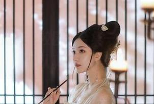 露儿大魔王在校园的合集——“老师，我在认真听课啊！”
