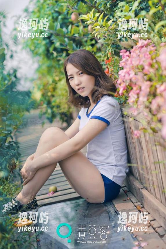青豆客 - 不只是一双腿，Kiren_程程程的长腿全套真让人想下载，等一下，先冷静。