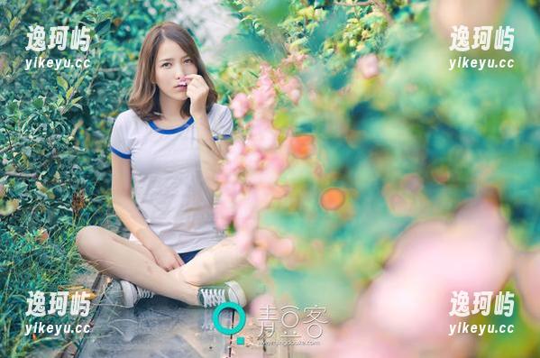青豆客 - 施忆佳Kitty酱水手服，这个最新分享，真想说，一看就有种想上船的冲动。