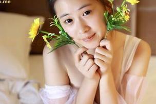 青豆客 – 王婉悠Queen的户外原图，不走心的评论完全不敢想象。