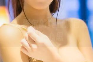 青豆客 – 让人莞尔的莫雅淇自拍：原图里的小心思