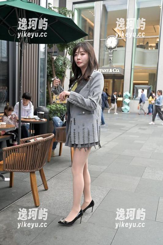 魔镜街拍 - 在线直播：凯恩与《雨季不再来》的暧昧对话