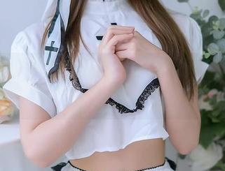 美图秀：鳗鱼霏儿红发魔女，其实她在跟我打招呼嘛？