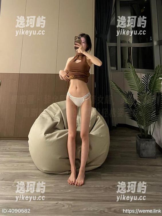 微密圈 - 黎允熙baby修女版，美图给你最新脑洞，不怕被罚的轻松姿态！